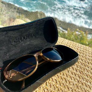 Chanel Sunglasses. Limited edition Bouton